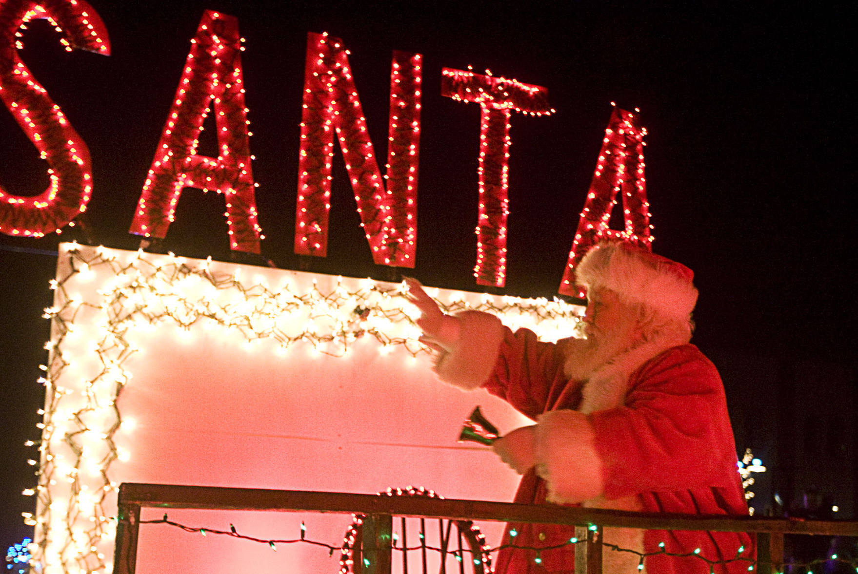 November 18: Annual Lighted Christmas Parade